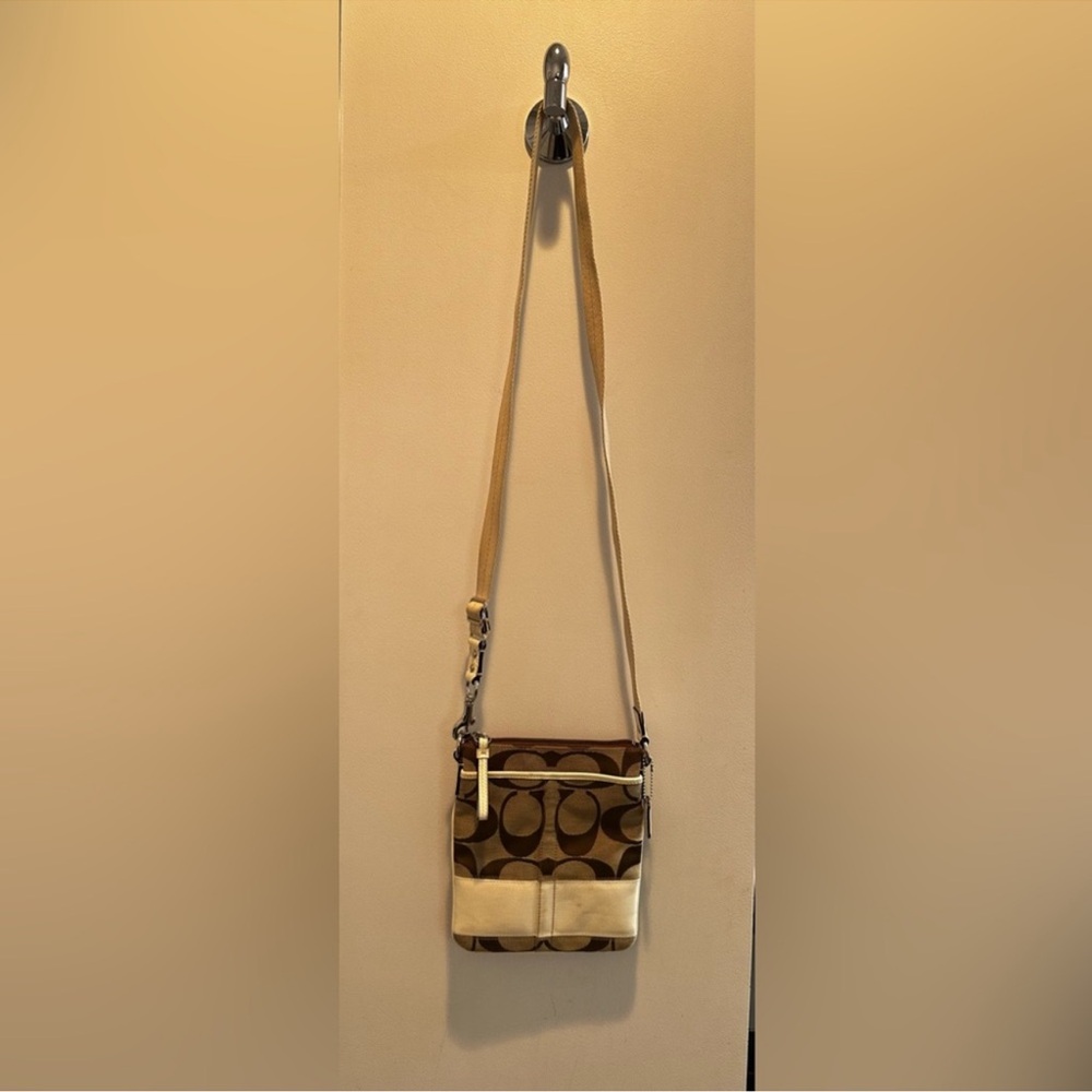 COACH WHITE STRIPE/TAN MONOGRAM BAG